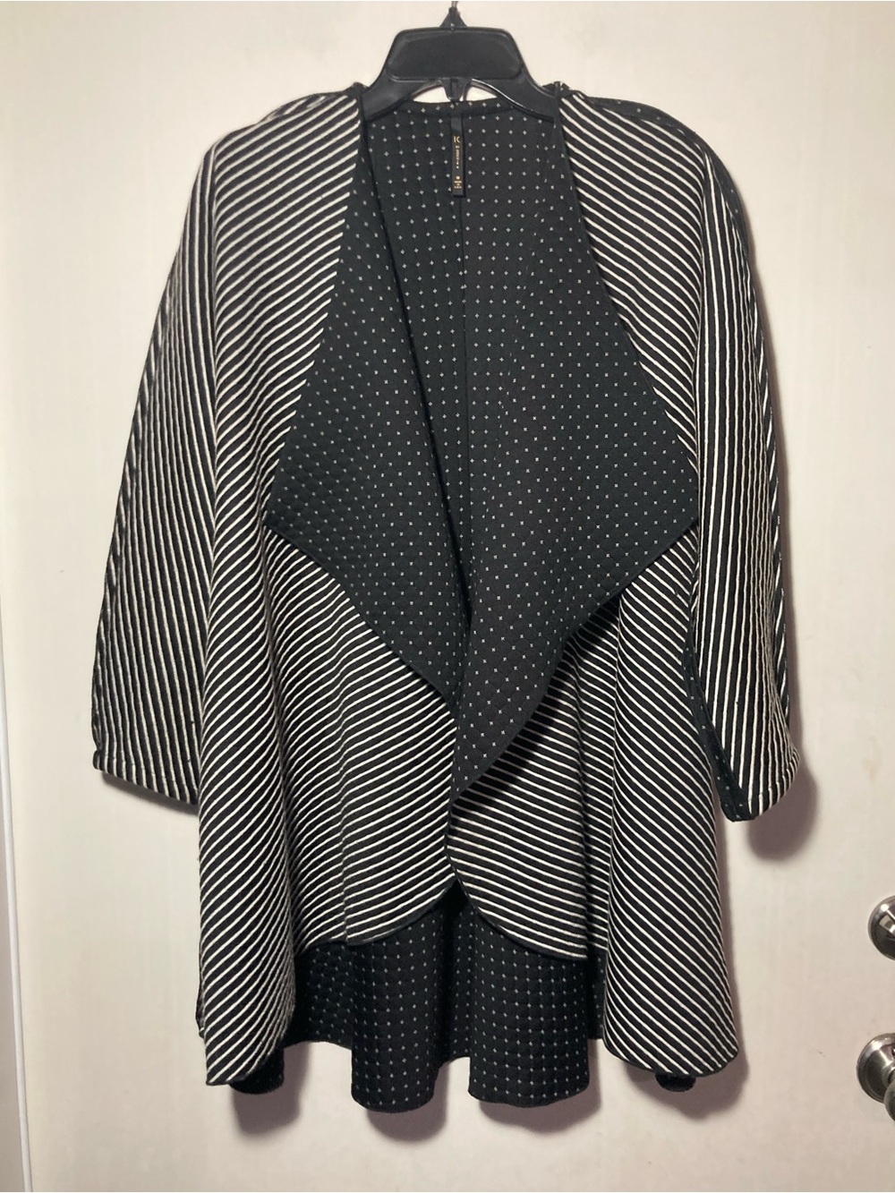 IC by Connie K Waterfall Open Reversible Quilted Asymmetrical Cardigan Medium